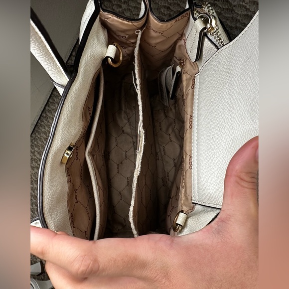 Aldo handbag with adjustable strap - Picture 5 of 6